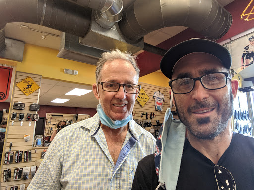 Bicycle Repair Shop «Mad Duck Cycling Shop», reviews and photos, 721 E Northwest Hwy, Grapevine, TX 76051, USA