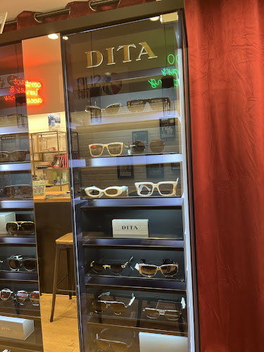 Αδριανού 97, Αθήνα 105 58