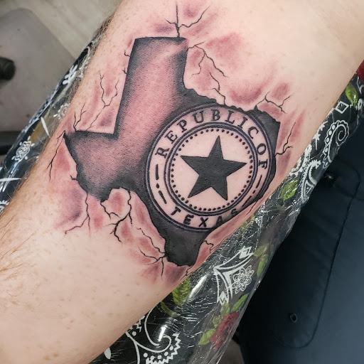 Tattoo Shop «Diamond Tattoos», reviews and photos, 7870 Culebra Rd #23, San Antonio, TX 78251, USA