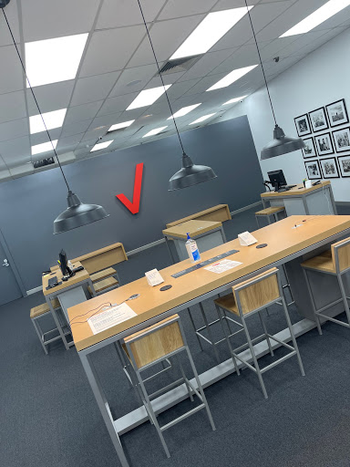 Cell Phone Store «Verizon Weston», reviews and photos, 1136 Weston Rd, Weston, FL 33326, USA