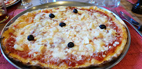 Pizza du Pizzeria Restaurant L'Heureux Tour à Fabrezan - n°10
