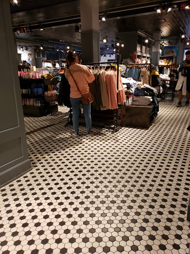 Clothing Store «Hollister Co.», reviews and photos, 19575 Biscayne Blvd #1335, Aventura, FL 33180, USA