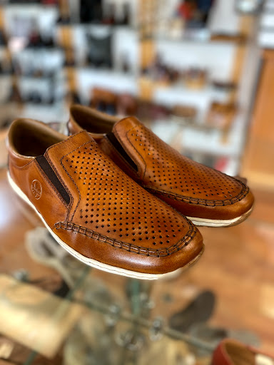 Shoe Store «Rainsong Shoes», reviews and photos, 117 Plaza St, Healdsburg, CA 95448, USA