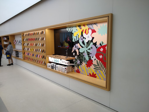 Computer Store «Apple Woodland», reviews and photos, 3195 28th St SE, Grand Rapids, MI 49512, USA