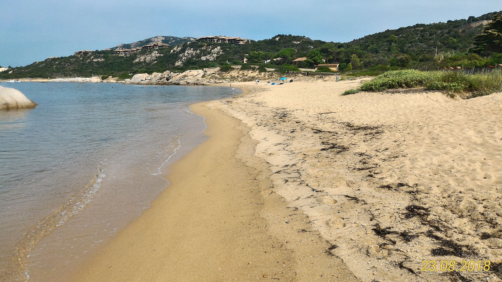Foto de Spiaggia Su Sarrale II e sua bela paisagem
