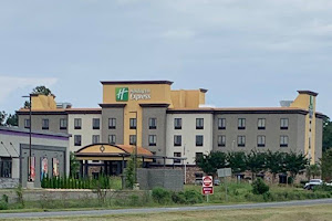 Holiday Inn Express & Suites Perry-National