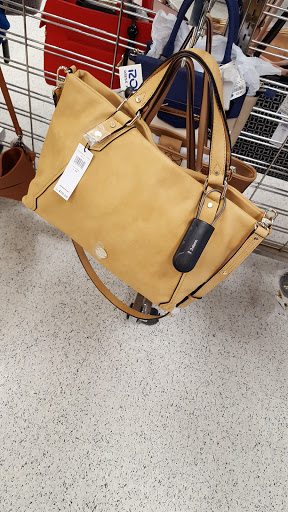 Clothing Store «Ross Dress for Less», reviews and photos, 1023 Edwards Ferry Rd NE, Leesburg, VA 20176, USA