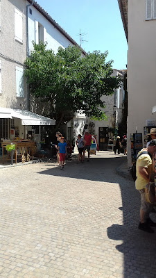 La Boîte À Chapeaux... à Le Castellet