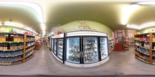 Grocery Store «Bear Foods Natural Market», reviews and photos, 125 E Woodin Ave, Chelan, WA 98816, USA