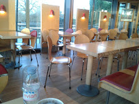Atmosphère du Restauration rapide McDonald's à Saint-Maixent-l'École - n°7