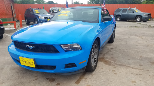 Used Car Dealer «Su Familia Cars & Trucks», reviews and photos, 5802 North Fwy, Houston, TX 77076, USA