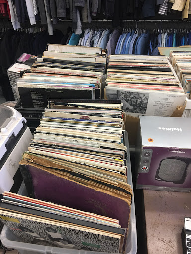 Thrift Store «Universal Thrift Store», reviews and photos, 18248 Sherman Way, Reseda, CA 91335, USA