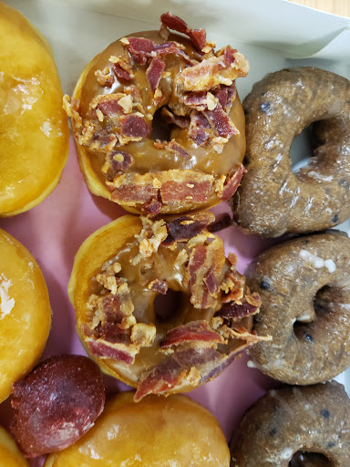 Donut Shop «River Oaks Donuts», reviews and photos, 3601 Westheimer Rd, Houston, TX 77027, USA