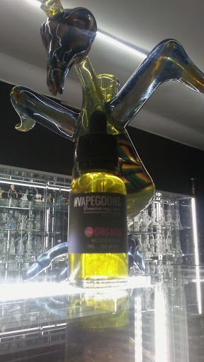 Tobacco Shop «BLUE MOON SMOKE SHOP», reviews and photos, 896 Massachusetts Ave, Cambridge, MA 02139, USA