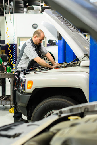 Auto Repair Shop «Auto Works Automotive Service», reviews and photos, 380 Rivertown Dr #400, Woodbury, MN 55125, USA