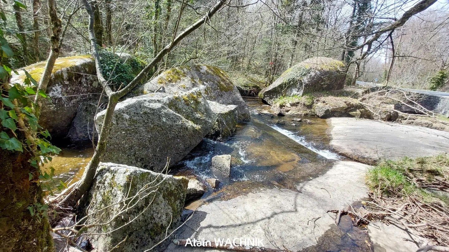 Photo n° 2 de l'avis de Instagram.l fait le 15/04/2022 à 15:00