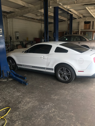 Auto Body Shop «D & M Auto Repair», reviews and photos, 1822 Bienville Blvd, Ocean Springs, MS 39564, USA