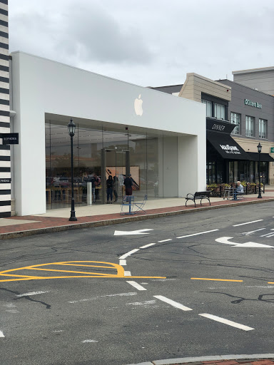 Computer Store «Apple Legacy Place», reviews and photos, 508 Legacy Pl, Dedham, MA 02026, USA