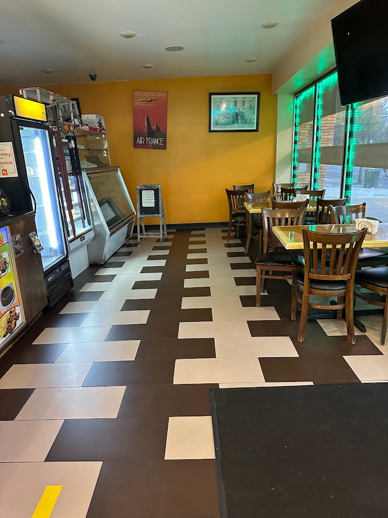 La Familia Deli & Grill 11010