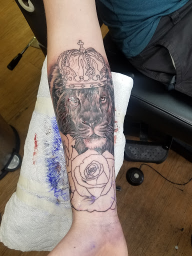 Tattoo Shop «Square City Tattoo», reviews and photos, 129 Main St C, Chardon, OH 44024, USA