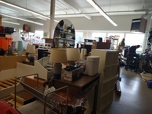 Thrift Store «Thrift Center Thrift Store», reviews and photos, 1060 El Camino Real, San Carlos, CA 94070, USA