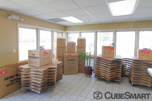 Self-Storage Facility «CubeSmart Self Storage», reviews and photos, 1750 Busse Rd, Elk Grove Village, IL 60007, USA