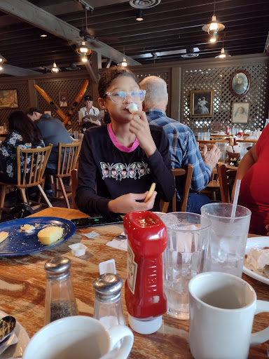 American Restaurant «Cracker Barrel Old Country Store», reviews and photos, 2920 Hospitality St, Tallahassee, FL 32303, USA