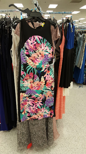 Clothing Store «Ross Dress for Less», reviews and photos, 2180 MacArthur Rd, Whitehall, PA 18052, USA