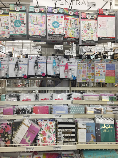 Craft Store «Michaels», reviews and photos, 5442 New Hope Commons Dr, Durham, NC 27707, USA