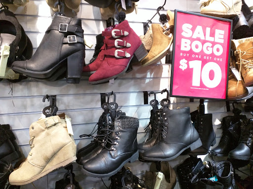 Clothing Store «rue21», reviews and photos, 3639 2700 W #7, West Valley City, UT 84119, USA