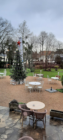 Atmosphère du Restaurant français Les Jardins de la Vieille Fontaine à Maisons-Laffitte - n°4