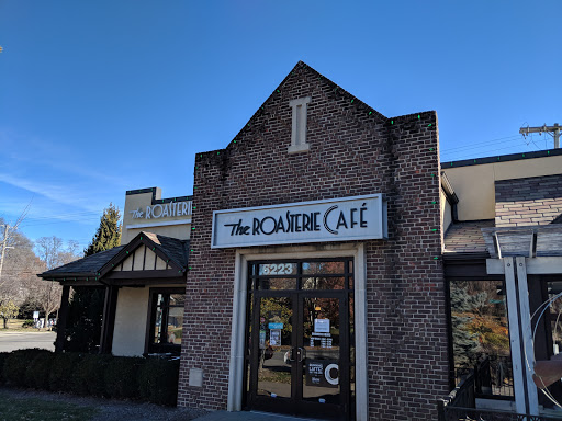 Shopping Mall «Brookside shopping area», reviews and photos, W Meyer Blvd, Kansas City, MO 64113, USA