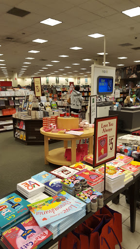 Book Store «Barnes & Noble», reviews and photos, 100 W Bridge St, Homestead, PA 15120, USA