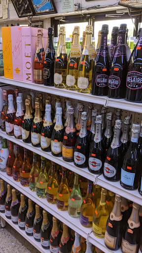 Liquor Store «Sunset Point Liquors», reviews and photos, 2516 Sunset Point Rd, Clearwater, FL 33765, USA