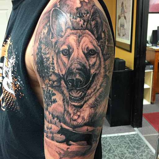 Tattoo Shop «Lady Luck Tattoo», reviews and photos, 211 S Main St, Canandaigua, NY 14424, USA