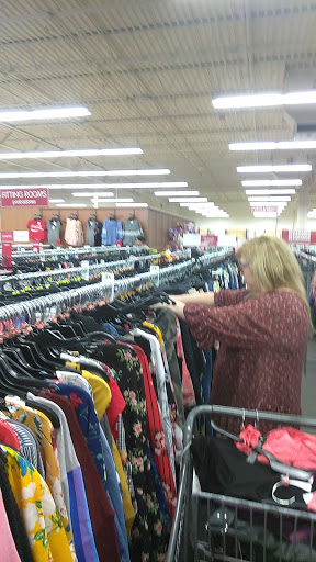 Clothing Store «Burlington Coat Factory», reviews and photos, 6900 Chestnut St, Gilroy, CA 95020, USA