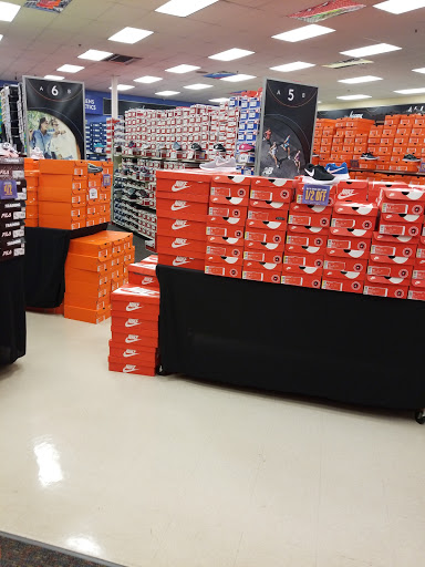 Shoe Store «Shoe Carnival», reviews and photos, 4615 Lafayette Rd, Indianapolis, IN 46254, USA