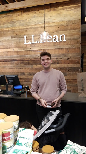 Clothing Store «L.L.Bean», reviews and photos, 701 Lynnhaven Pkwy, Virginia Beach, VA 23452, USA