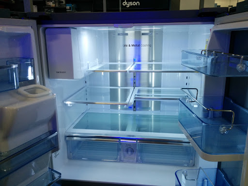 Electronics Store «Best Buy», reviews and photos, 3700 Mandela Pkwy, Oakland, CA 94608, USA