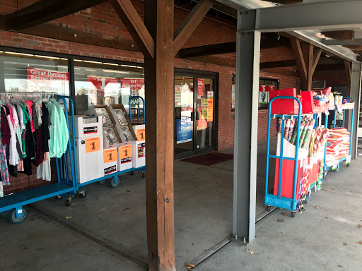 Dollar Store «FAMILY DOLLAR», reviews and photos, 901 Central St, Leominster, MA 01453, USA