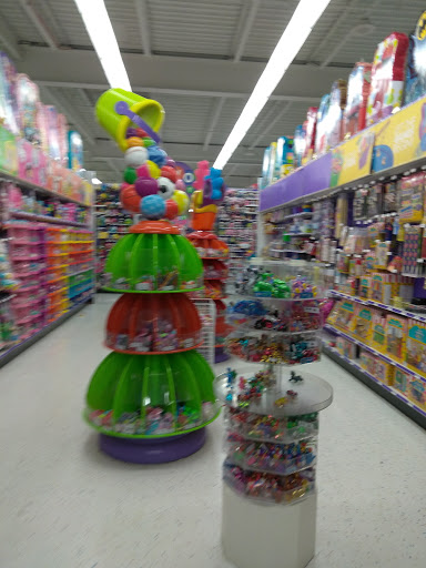 Shopping Mall «Southland Shopping Center», reviews and photos, 6944 W 130th St, Middleburg Heights, OH 44130, USA