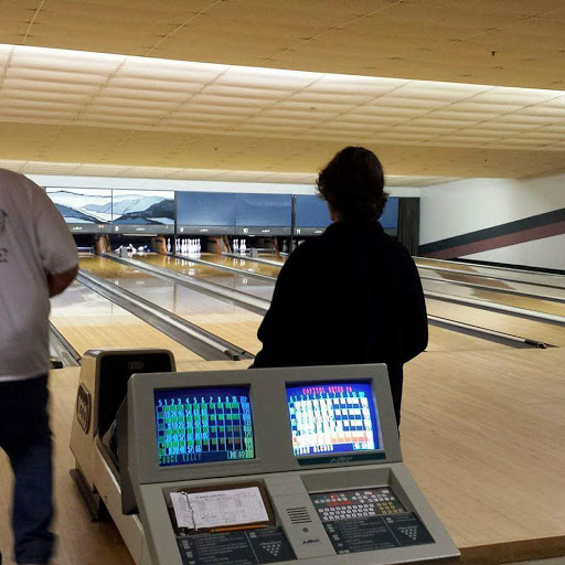 Bowling Alley «Colonial Lanes Bowling The BOHO bar is on facebook», reviews and photos, 1849 Gardner Ln NW, Corydon, IN 47112, USA