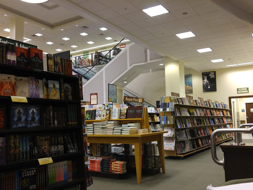 Book Store «Barnes & Noble Booksellers Crocker Park», reviews and photos, 198 Crocker Park Blvd, Westlake, OH 44145, USA