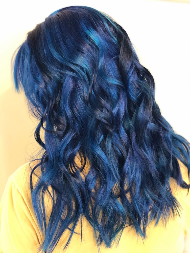 Danielle Topp Hair 32960