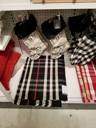 Department Store «Target», reviews and photos, 800 Broadview Village Sq, Broadview, IL 60155, USA