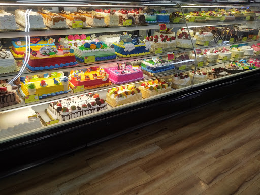 Grocery Store «Superior Grocers», reviews and photos, 1375 N Citrus Ave, Covina, CA 91722, USA