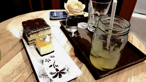 Camellia - Flower, Tea & Cake- HN