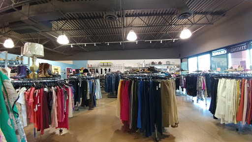Thrift Store «Good Threads Goodwill Boutique», reviews and photos, 7366 N Oracle Rd #190, Tucson, AZ 85704, USA