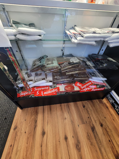 Barber Shop «Artistic Barber Shop», reviews and photos, 323 N Macomb St, Tallahassee, FL 32301, USA