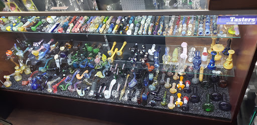 Tobacco Shop «Hazel Sky Smoke Shop San Pedro», reviews and photos, 7071 San Pedro Ave, San Antonio, TX 78216, USA